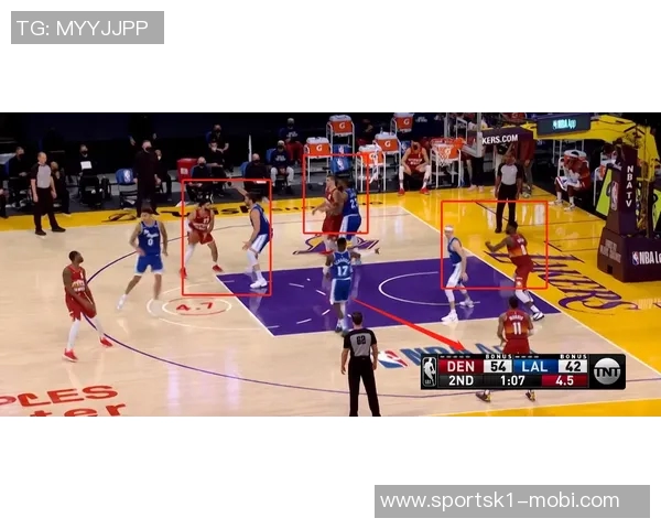 马威半场表现惊艳仅9分钟砍下10分并抢下7个前场篮板 马威半场表现惊艳仅9分钟砍下10分并抢下7个前场篮板