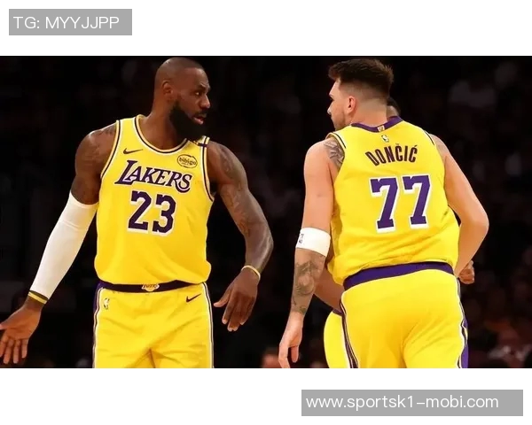 詹姆斯愿意帮助东契奇减轻持球压力提升球队表现